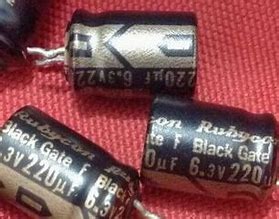 黑金剛電容的工作原理和電壓放大機(jī)制是什么？